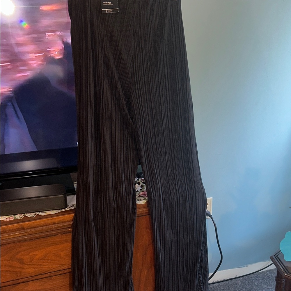Brand new w/tags - JM Collection Black Pleated pleated dress pants. Size XXL - Picture 5 of 6